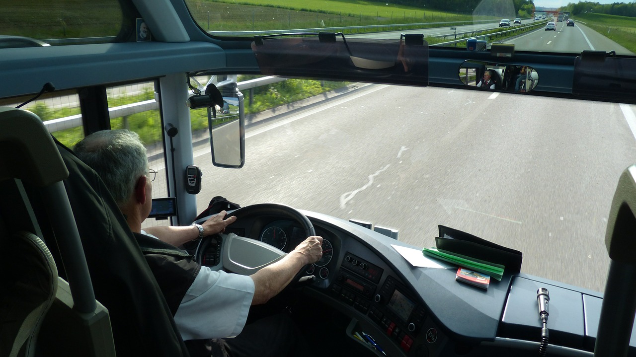 An谩lisis de las condiciones de trabajo de los conductores profesionales