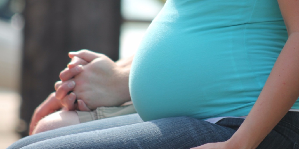 Exponerte a contaminantes químicos durante el embarazo puede afectar al bebé